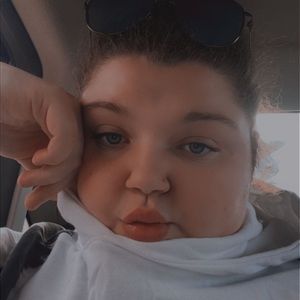 Meet your Posher, Kenzie